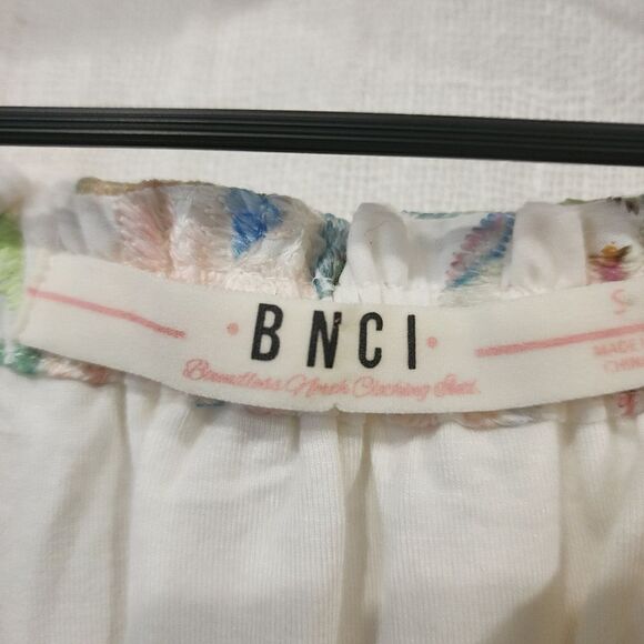 B.N.C.I Off Shoulder Multi Colored Embroidered Floral With Lace Top - Picture 11 of 11